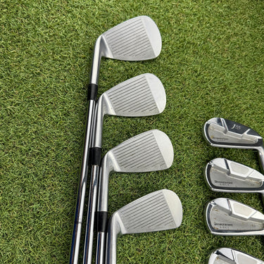 Bridgestone J33 Combo Irons / 3-pw / Dynamic Gold S300 Stiff