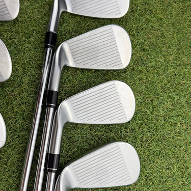 Callaway Apex Ai300 Irons / 5-Pw-Aw / Dyamic Gold Mid R300 Regular