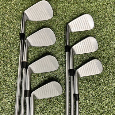 Nike Vapor Pro Irons / 4-Pw / Dynamic Gold S300 Stiff