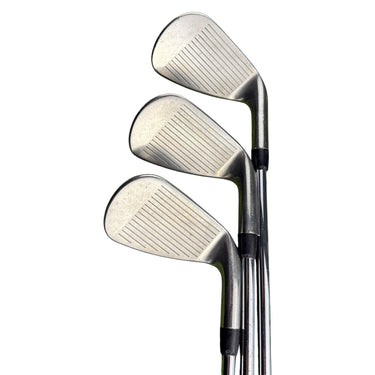 Titleist 718 AP1 Irons / 5-Pw-Aw / AMT Red R300 Regular / Left Hand