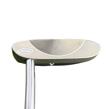 Yes C-Groove Victoria Putter / 35''