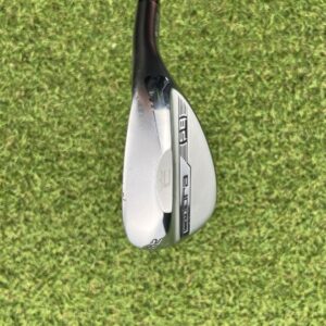 Cobra Snakebite 2023 Wedge Aw 52°.08 / Kbs Hi-Rev 2.0 125 Stiff detail 2