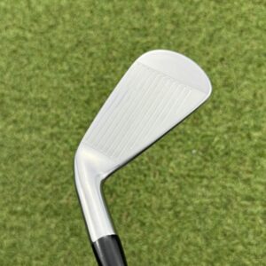 Titleist T250.U Utility #2 Iron 18° / Hzrdus Black 80 6.0 Stiff Detail 1
