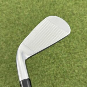 Titleist U.505 2025 Utility #2 Iron 18° / Hzrdus Black 80G HY 6.5 X-Stiff Detail 1